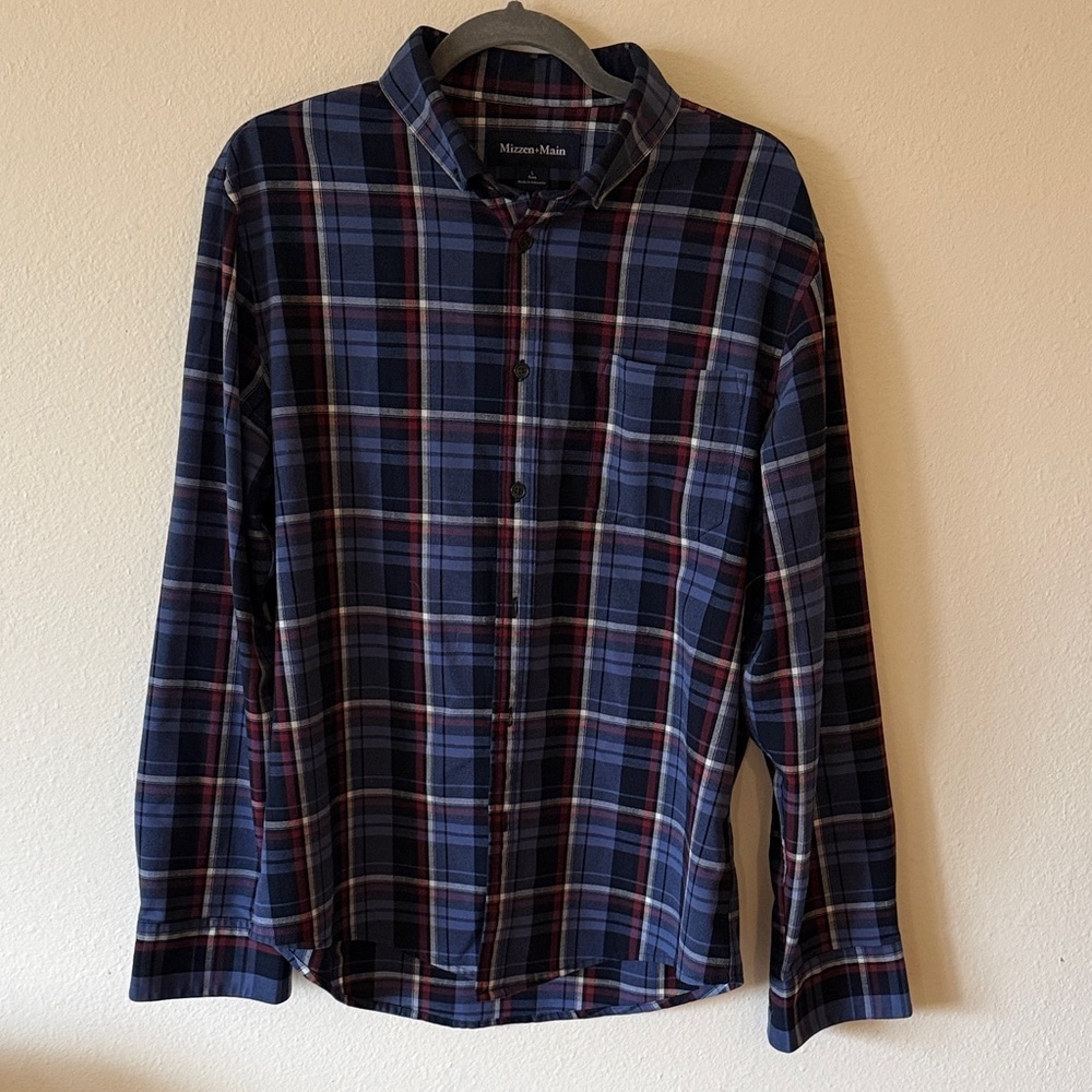 Mizzen+Main sz L Navy and Red Plaid Button Down Shirt like new condition